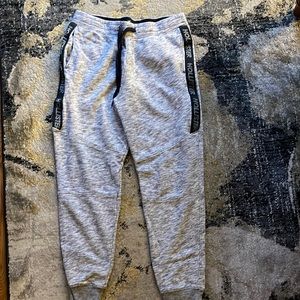 Hollister joggers